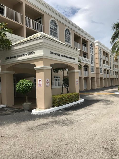 apt-1221-1280 S Alhambra Cir, Coral Gables, FL, 33146-3162 | Card Image