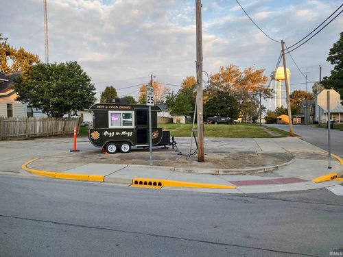 226 N Main St, Dunkirk, IN, 47336-1235 | Card Image