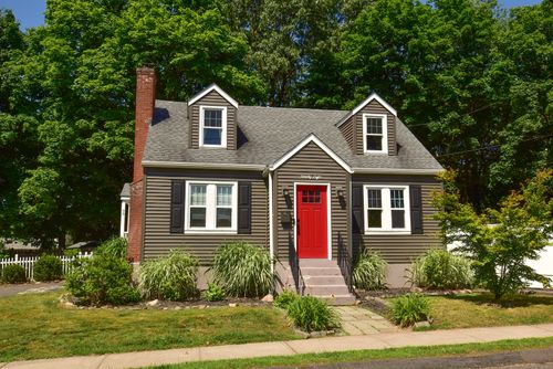 98 Lyness St, Manchester, CT, 06040-4842 | Card Image