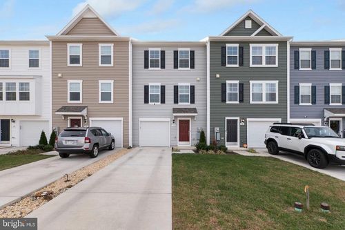 74 Colchester Ct, BUNKER HILL, WV, 25413-2132 | Card Image