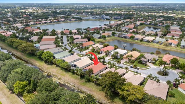 8926 Agliana Cir, House other with 3 bedrooms, 2 bathrooms and null parking in Boynton Beach FL | Image 4