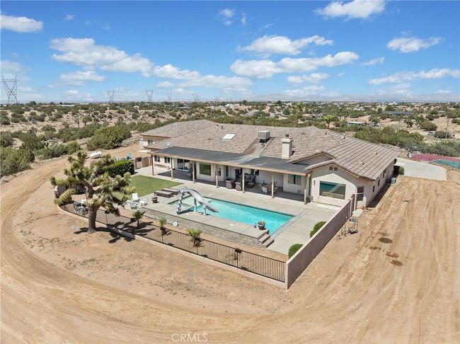 8650 Verbena Rd, House other with 4 bedrooms, 4 bathrooms and 7 parking in Oak Hills CA | Image 16