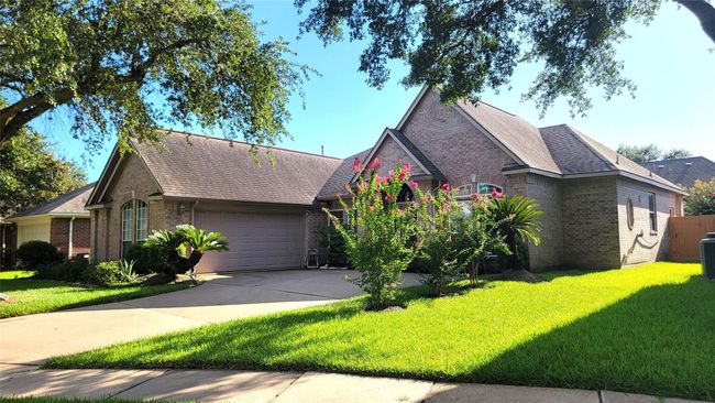 12110 Audubon Ct, House other with 3 bedrooms, 2 bathrooms and 2 parking in Stafford TX | Image 5