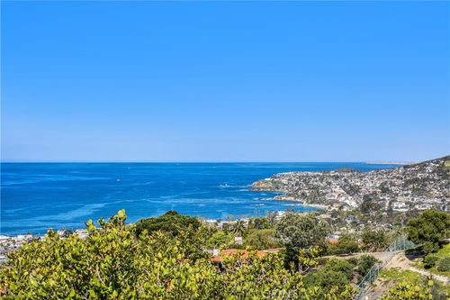 901 Summit Dr, Laguna Beach, CA, 92651-3418 | Card Image
