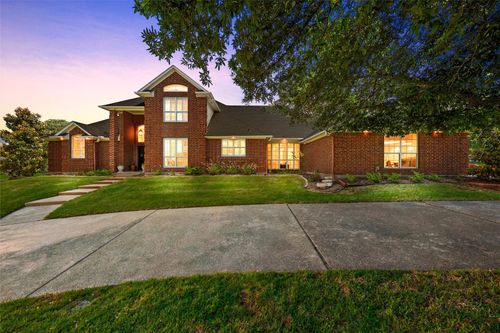 810 Forest Oaks Cir, Woodway, TX, 76712-2235 | Card Image