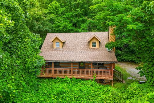 559 Crest Rd, Gatlinburg, TN, 37738-5629 | Card Image