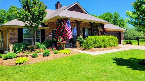 634 Half Moon Way, Runaway Bay, TX, 76426-9780 | Card Image