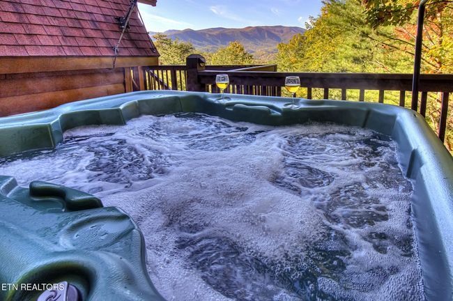 4564 Wilderness Plateau, House other with 2 bedrooms, 2 bathrooms and null parking in Pigeon Forge TN | Image 4