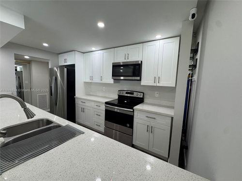 apt-140-7081 Environ Blvd, Lauderhill, FL, 33319-4208 | Card Image