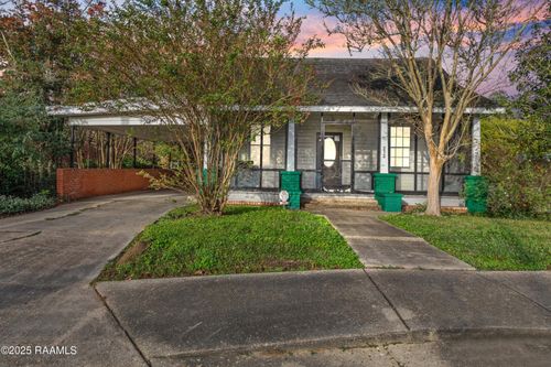 212 S Jefferson St, Abbeville, LA, 70510-5906 | Card Image