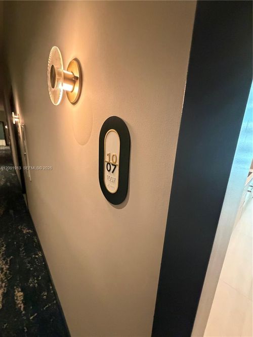 apt-1007-77 Se 5th St, Miami, FL, 33131-4075 | Card Image