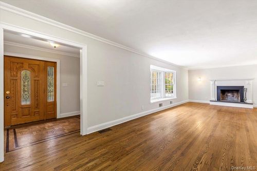 110 Oliver Rd, Bedford, NY, 10506-1543 | Card Image