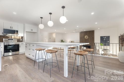 1184 Molokai Dr, Fort Mill, SC, 29708-8580 | Card Image