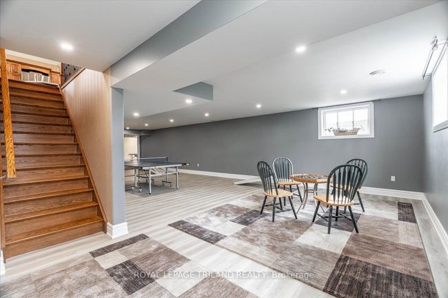 9416 Hickory Dr, House other with 3 bedrooms, 4 bathrooms and 10 parking in Strathroy ON | Image 25