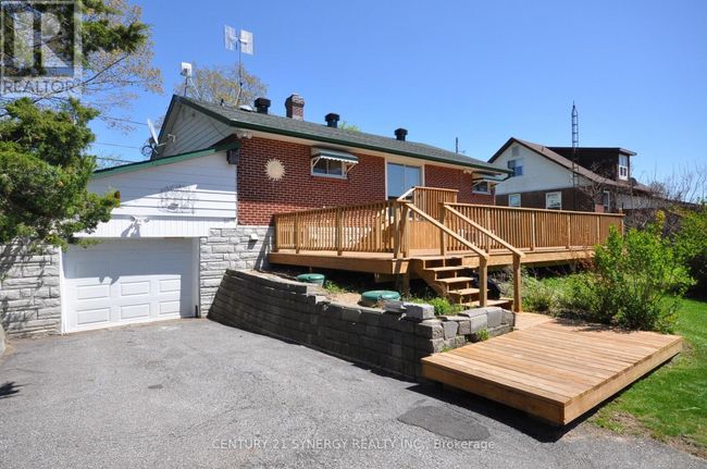 12009 Highway 15, House other with 3 bedrooms, 1 bathrooms and 6 parking in Smiths Falls ON | Image 6