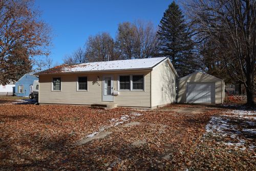 418 S 13th St, Estherville, IA, 51334-2744 | Card Image