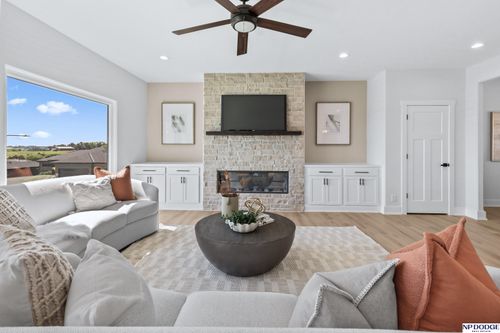 11001 N 170th St, Bennington, NE, 68007-5057 | Card Image