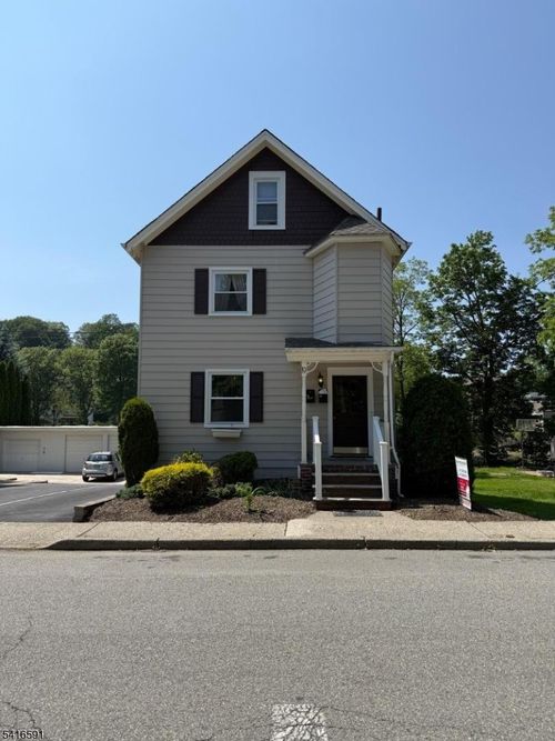 19 Cobb Pl, Morristown, NJ, 07960-5007 | Card Image