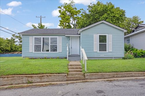 401 E Morton St, Denison, TX, 75021-2721 | Card Image