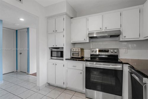 apt-204-182 Lakeview Dr, Weston, FL, 33326-2548 | Card Image