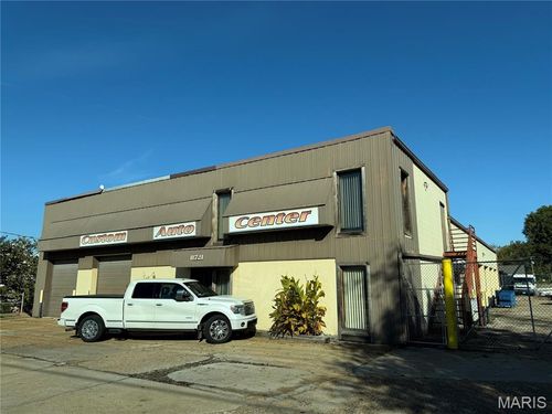 11721 Dorsett Rd, Maryland Heights, MO, 63043-2501 | Card Image