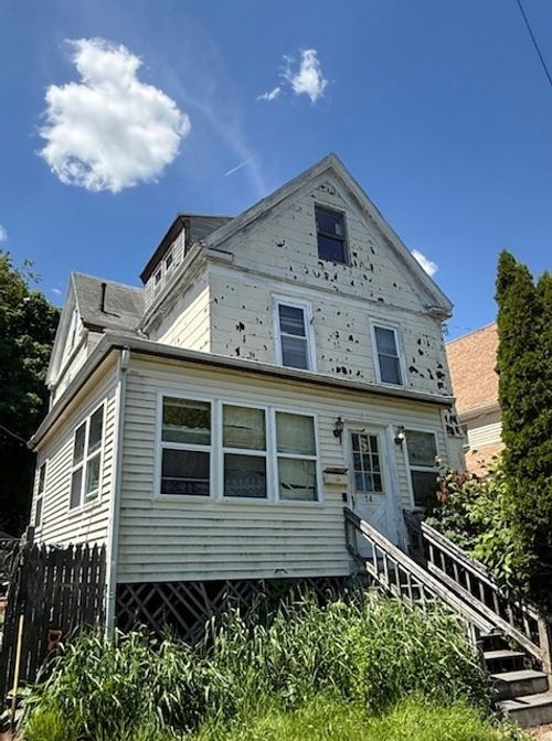 143 Arlington St, Quincy, MA, 02170-1701 | Card Image