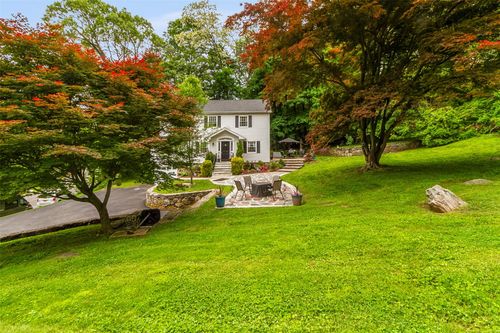 93 W Lake Blvd, Mahopac, NY, 10541-3157 | Card Image