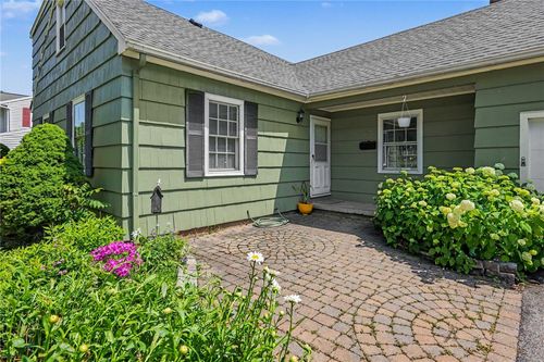 67 Dunrovin Ln, Rochester, NY, 14618-4813 | Card Image
