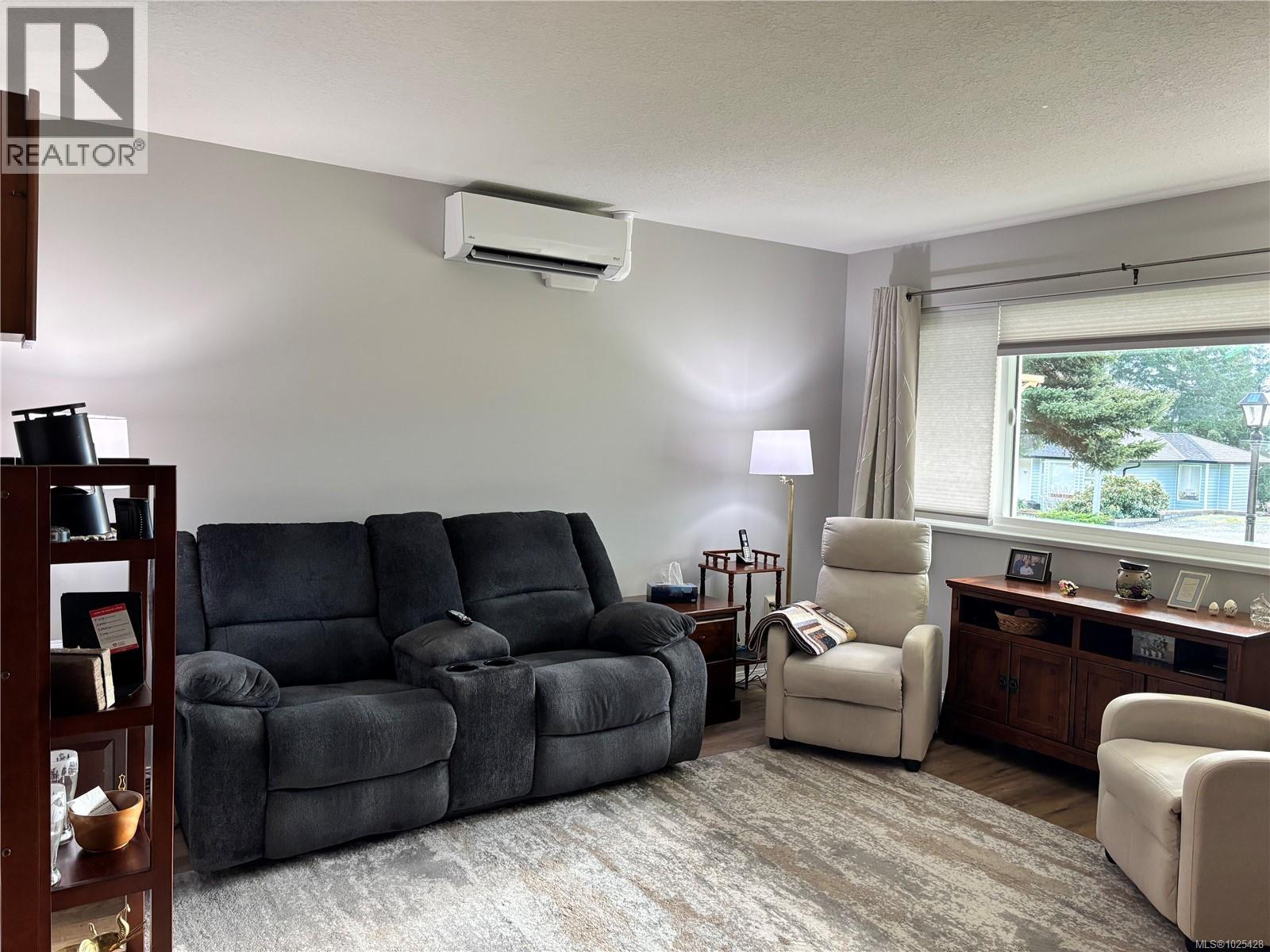 Residential in Gold River 3