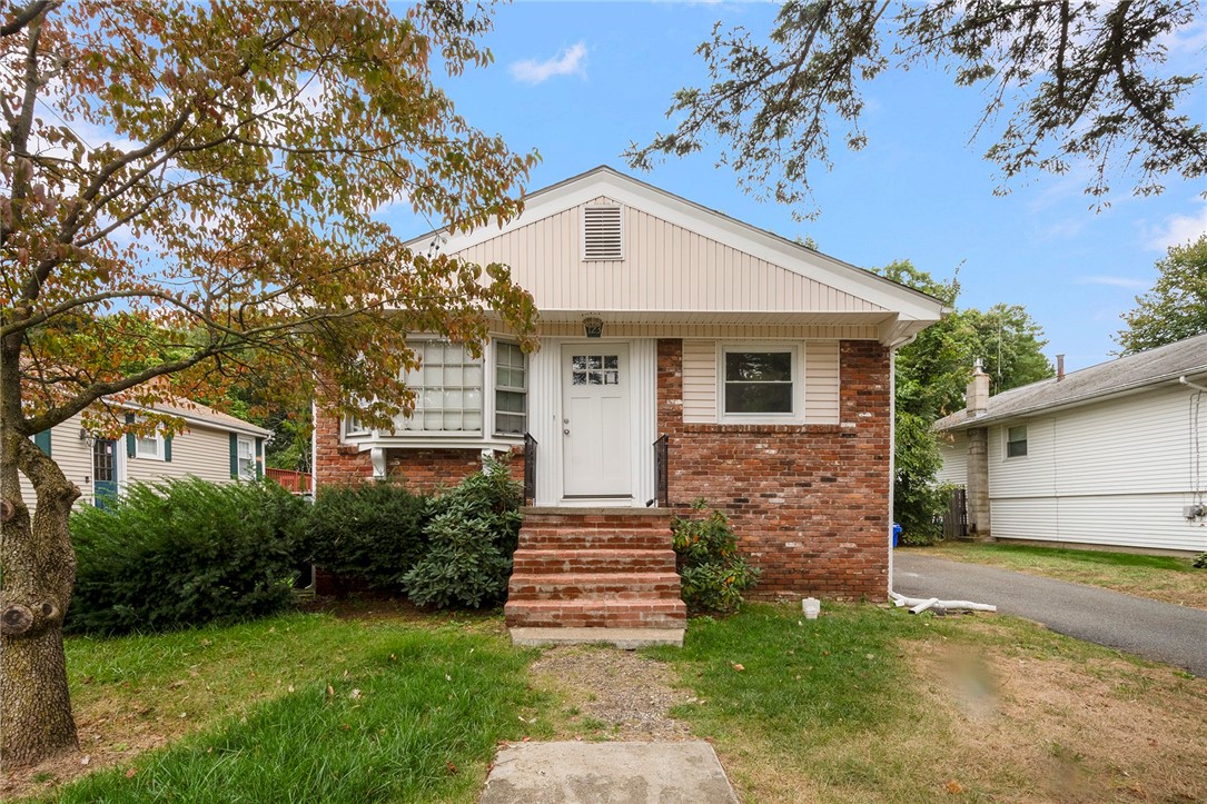 Lexington Ave, North Providence, RI 02904