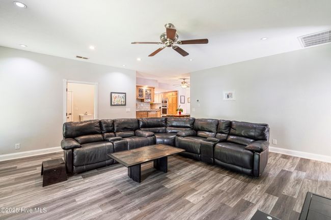 147 Pine Needle Dr, House other with 4 bedrooms, 4 bathrooms and 5 parking in Hampstead NC | Image 26