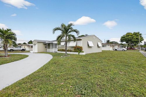 1425 S 24th Ct, Hollywood, FL, 33020-5803 | Card Image