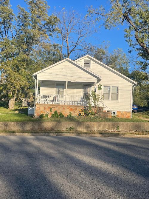 930 Washington Avenue Avenue, West Plains, MO, 65775 | Card Image