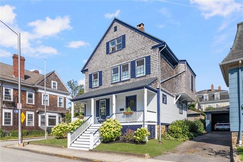 5 Mount Vernon St, Newport, RI, 02840-2953 | Card Image