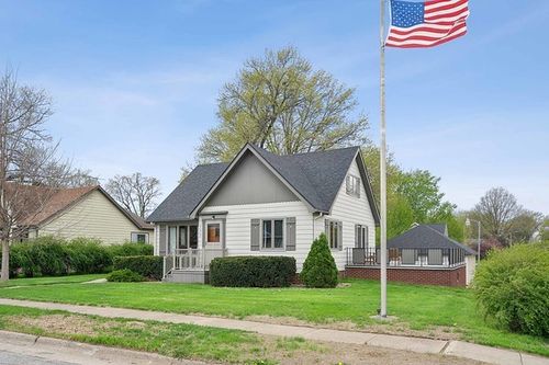 202 7th Ave, Sully, IA, 50251-7738 | Card Image