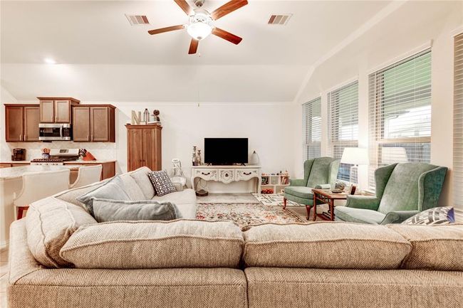 Living room with view of the large backyard space | Image 18