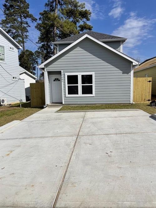 16682 E Forrestal, Montgomery, TX, 77316-2907 | Card Image