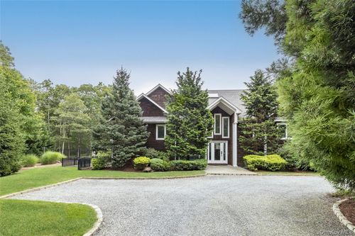 48 Douglas Ct, Hampton Bays, NY, 11946-1133 | Card Image