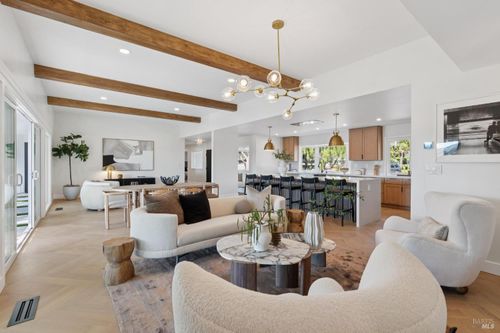 44 Summit Ave, San Rafael, CA, 94901-2400 | Card Image