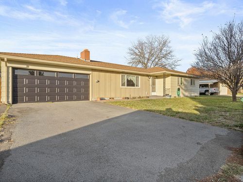 3909 Mazama Dr, Klamath Falls, OR, 97603-7926 | Card Image