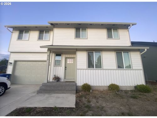 672 Parker Loop, Silverton, OR, 97381 | Card Image