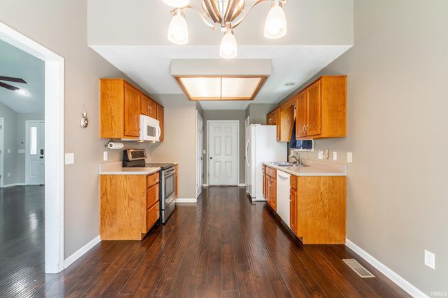 1303 Oak Bay Run, House other with 3 bedrooms, 2 bathrooms and null parking in Fort Wayne IN | Image 8