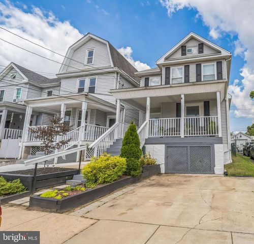 26 N Ridgeway Ave, GLENOLDEN, PA, 19036-1924 | Card Image