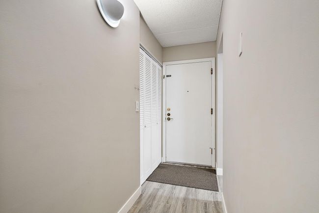 APT-409 - 10411 Cedar Lake Rd, Condo with 2 bedrooms, 2 bathrooms and null parking in Minnetonka MN | Image 24