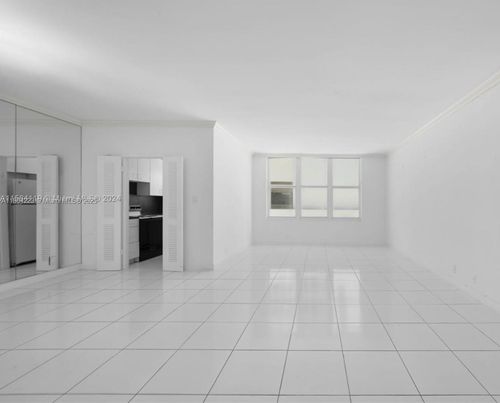 apt-207-4747 Collins Ave, Miami Beach, FL, 33140-3219 | Card Image