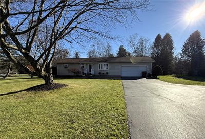 17057 Patricia Drive, House other with 3 bedrooms, 1 bathrooms and null parking in Meadville PA | Image 2