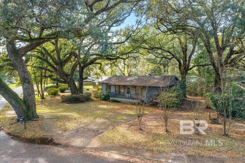 907 Dauphine Cir, Daphne, AL, 36526-4335 | Card Image