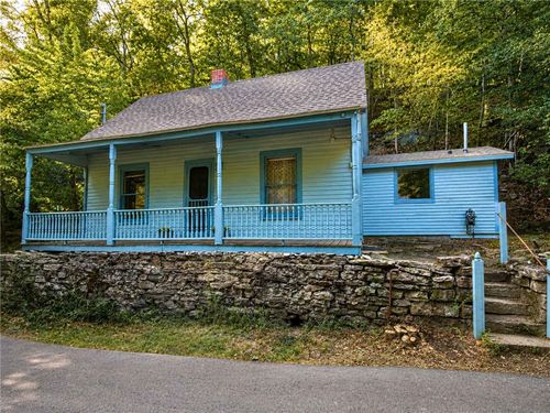 23 Douglas St, Eureka Springs, AR, 72632-3409 | Card Image