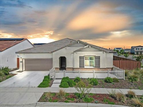 1661 Winne Dr, Woodland, CA, 95776-5492 | Card Image