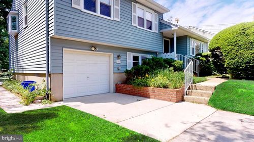 60 Dawn Dr, MOUNT HOLLY, NJ, 08060-1904 | Card Image